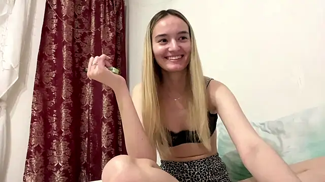 ReathaKiss online show from 04-20-26, 03:04