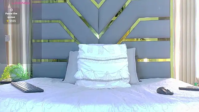 Snapshot of Oliver_bigblack_cock chatting on 03-13-26, 06:03 Oliver bigblack cock online show from 03-13-26, 06:03