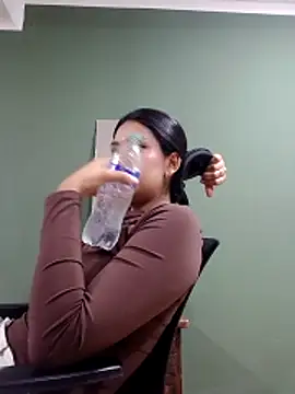 FiorellaLan online show from 04-13-26, 09:42