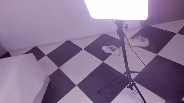 FiorellaLan online show from 04-24-26, 07:16