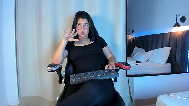 selena  smith1 online show from 03-16-26, 03:23