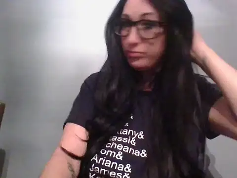 TheVictoriaWolf online show from 04-05-26, 10:12