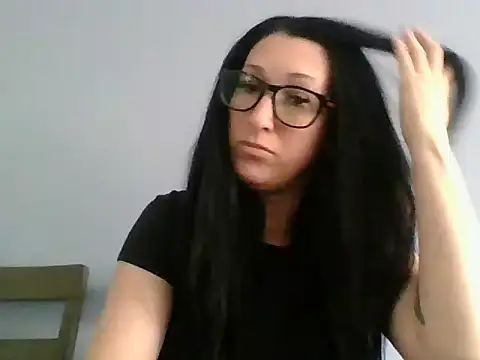 TheVictoriaWolf online show from 04-19-26, 06:32