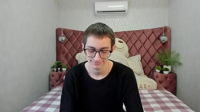 RonBevs online show from 04-22-26, 07:48