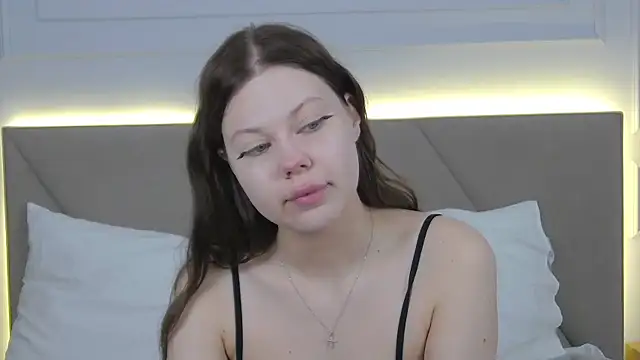 Sophie Rays online show from 04-17-26, 04:04