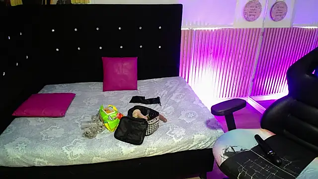 Ebony rizon online show from 06-19-26, 02:32