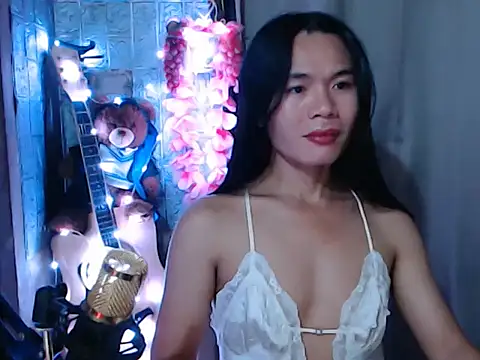 small 13 online show from 03-15-26, 04:35