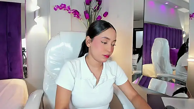 MiaCamille  online show from 06-06-26, 06:12