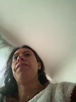 ItsAmara online show from 04-18-26, 02:54