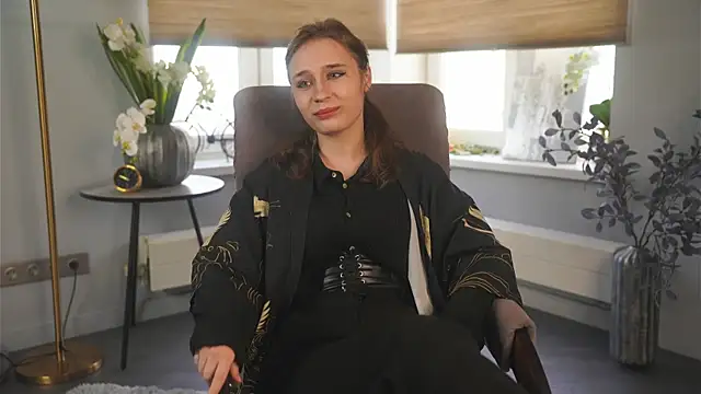 HilaryHauss online show from 03-18-26, 12:08