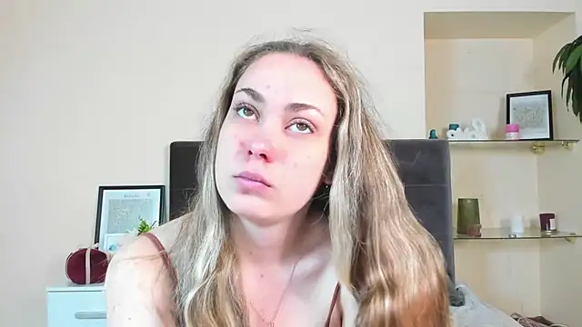 MelanieCuty online show from 04-07-26, 05:30