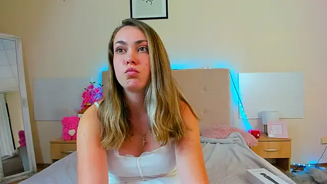 MelanieCuty online show from 07-20-26, 10:39