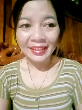 Yiyi102300 online show from 04-12-26, 11:21