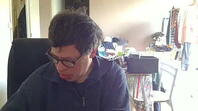 Snapshot of calou123 chatting on 03-31-26, 12:16 calou123 online show from 03-31-26, 12:16