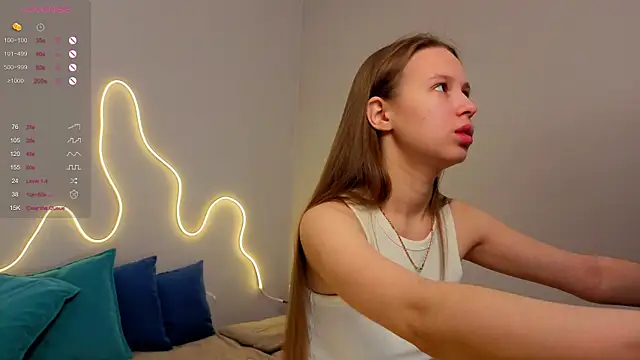 Snapshot of Emma_dream_ chatting on 05-28-26, 01:36 Emma dream online show from 05-28-26, 01:36