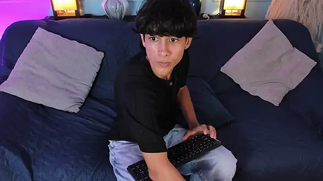 Cheys Mast online show from 03-17-26, 06:33