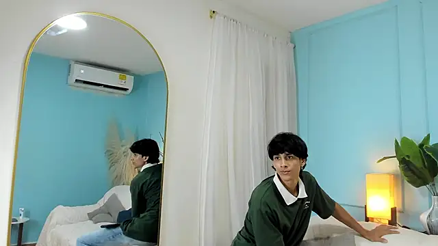 Cheys Mast online show from 03-25-26, 06:25