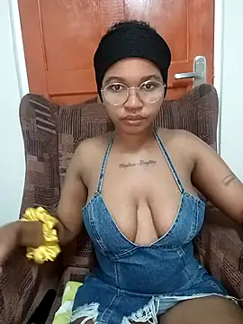 Hotsexyberry222 online show from 04-01-26, 06:49