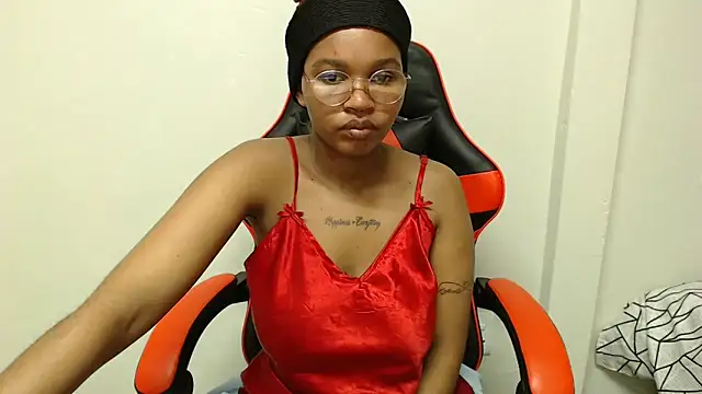 Snapshot of Hotsexyberry222 chatting on 05-12-26, 02:58 Hotsexyberry222 online show from 05-12-26, 02:58
