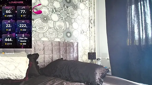 SexyQueenNina online show from 03-28-26, 08:36