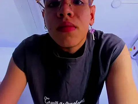 Bennet-Grayy online show from 05-03-26, 04:40