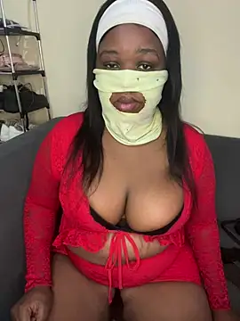 NaughtyGirl0000 online show from 06-04-26, 07:03