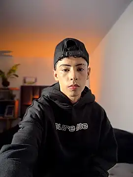 SebastianReed  online show from 04-03-26, 02:09