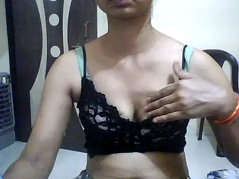 Snapshot of Sonam1186 chatting on 04-24-26, 07:49 Sonam1186 online show from 04-24-26, 07:49