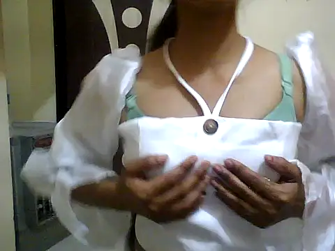Snapshot of Sonam1186 chatting on 04-28-26, 06:46 Sonam1186 online show from 04-28-26, 06:46