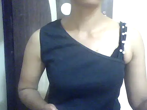 Snapshot of Sonam1186 chatting on 05-13-26, 01:30 Sonam1186 online show from 05-13-26, 01:30