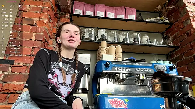 AnnWaddie online show from 04-18-26, 07:23