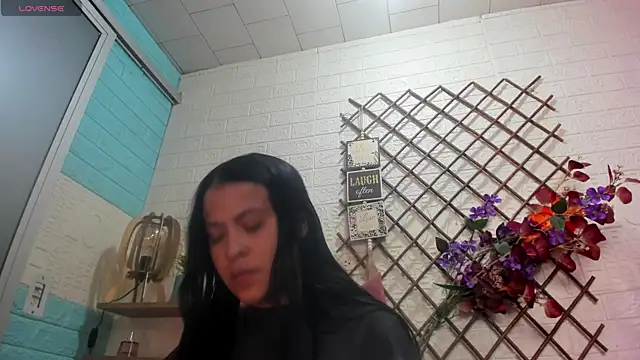 LITTLE-NESSA online show from 04-27-26, 09:13