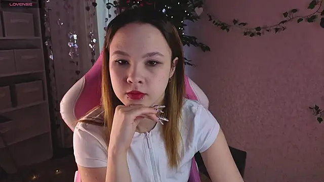 Lori Bllossom online show from 03-18-26, 04:37