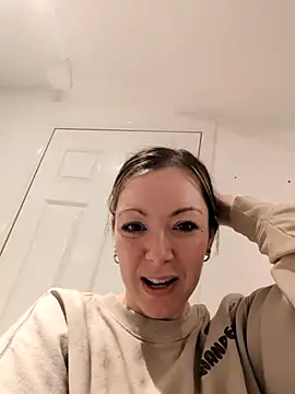 Snapshot of fucklyweds chatting on 04-01-26, 03:40 fucklyweds online show from 04-01-26, 03:40