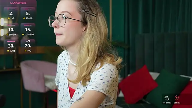 AmelieViolet online show from 04-18-26, 03:10