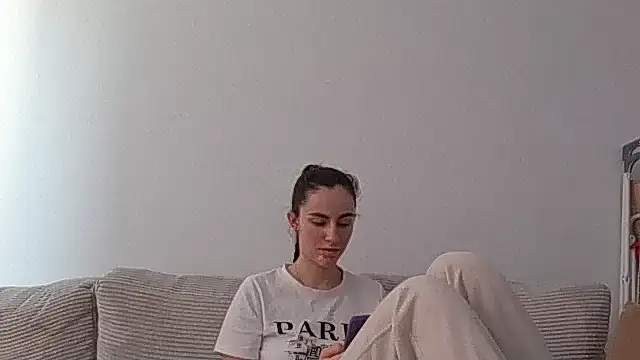 Snapshot of starlight_mo chatting on 03-29-26, 03:23 starlight mo online show from 03-29-26, 03:23