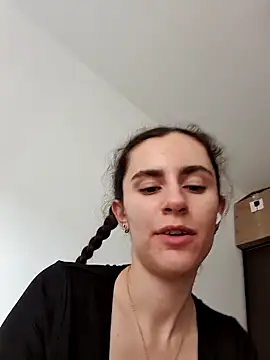 Snapshot of starlight_mo chatting on 05-15-26, 12:23 starlight mo online show from 05-15-26, 12:23