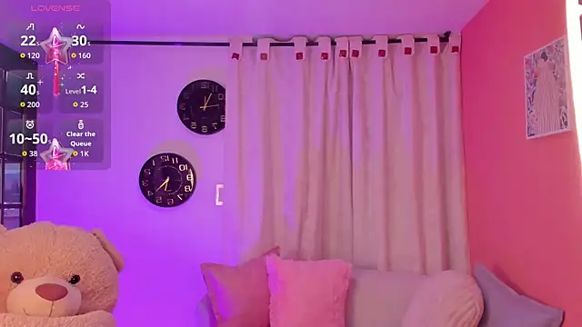 Snapshot of NAOMI_SHAW chatting on 03-22-26, 04:54 NAOMI SHAW online show from 03-22-26, 04:54