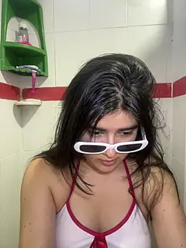 LinaEvansonn online show from 04-13-26, 10:37