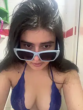 LinaEvansonn online show from 04-22-26, 10:55