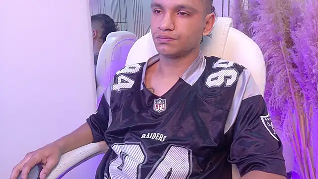 Snapshot of Pablo_ludovica chatting on 04-17-26, 03:42 Pablo ludovica online show from 04-17-26, 03:42