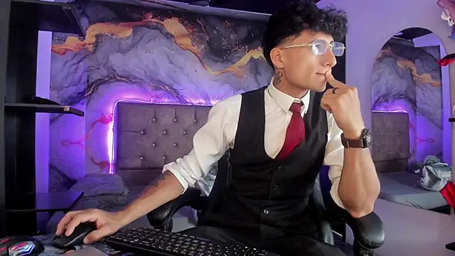 MaxiimoRomano  online show from 05-06-26, 01:27