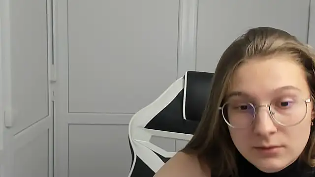 Mia kristal online show from 03-24-26, 08:08