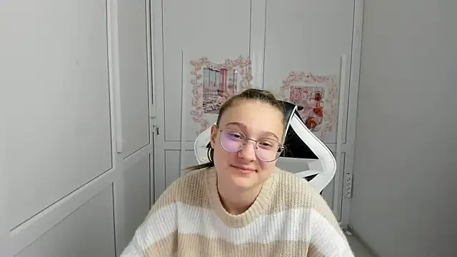 Mia kristal online show from 06-01-26, 07:43