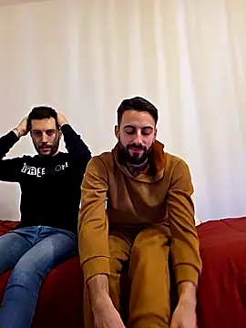 AmicisegretiITA online show from 03-28-26, 04:17