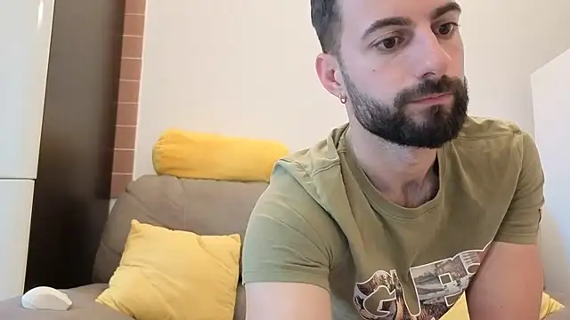 AmicisegretiITA online show from 04-23-26, 05:30