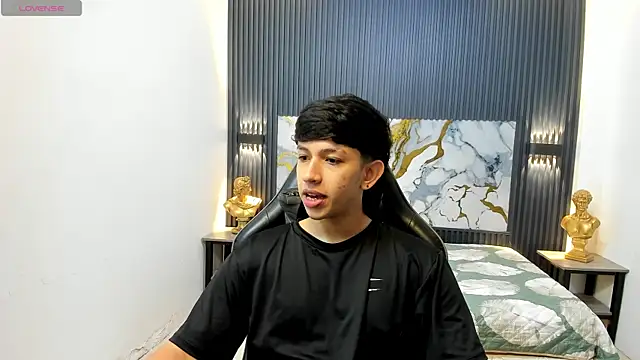 AdrianFranko online show from 05-11-26, 01:17
