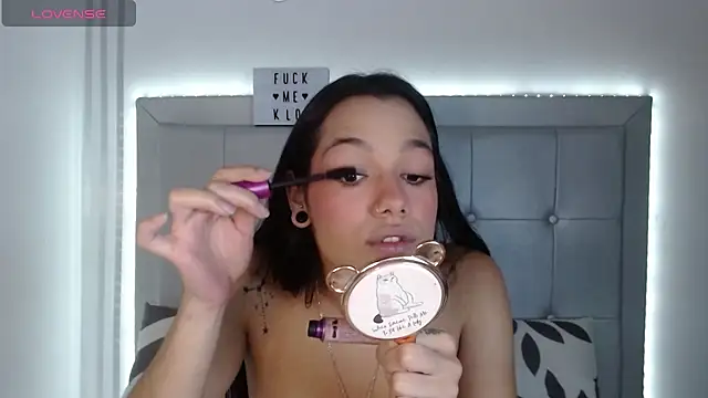 Kloe  watson online show from 04-22-26, 07:04
