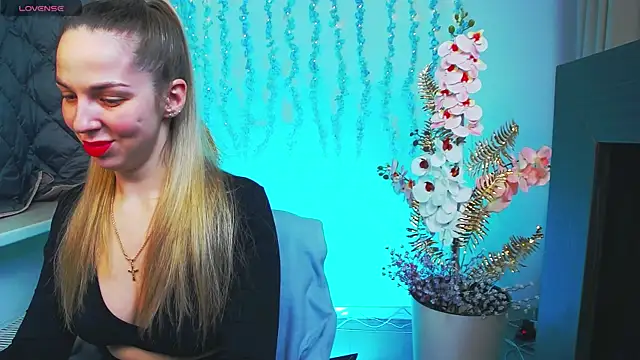 Alexandracandy online show from 04-06-26, 12:28