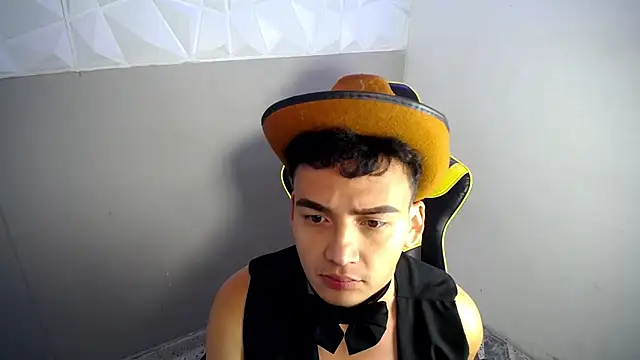 Snapshot of Mathias_twinkk chatting on 04-11-26, 03:55 Mathias twinkk online show from 04-11-26, 03:55